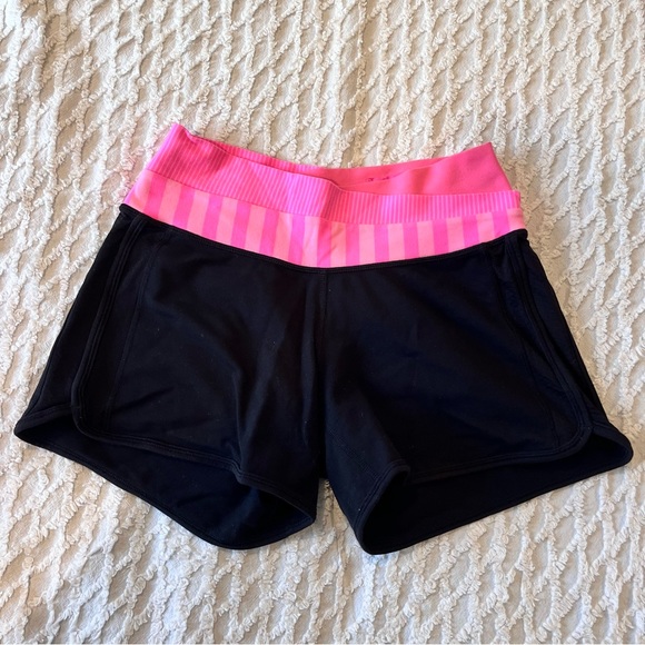 Lululemon Astro Pink & Black Shorts Women’s Size 4 - Picture 1 of 5
